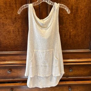 Tank with hood for women